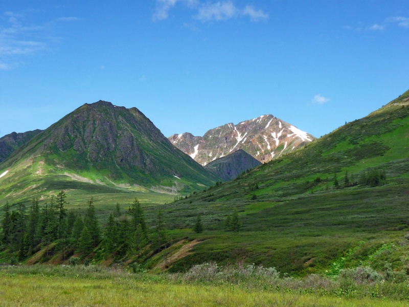 Иркутские саяны. Ансамбль Саяны фото.